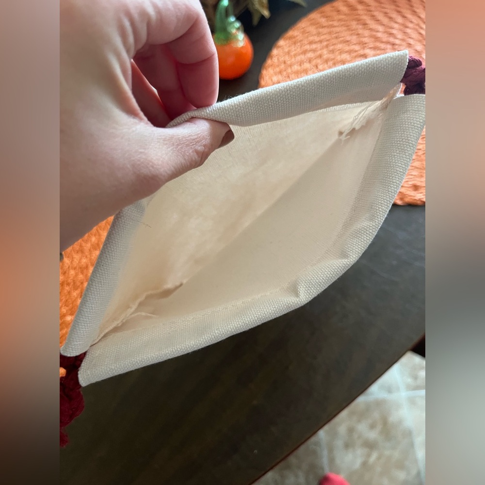 RARE BEAUTY BAG - Picture 3 of 3